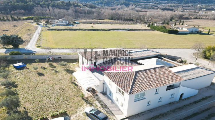 Ma-Cabane - Vente Maison Entrechaux, 600 m²