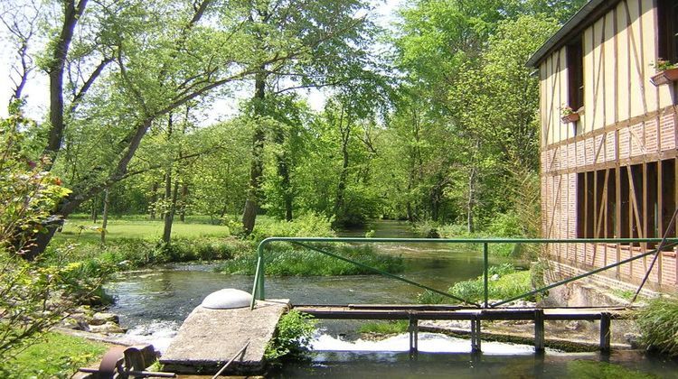 Ma-Cabane - Vente Maison ESTISSAC, 500 m²