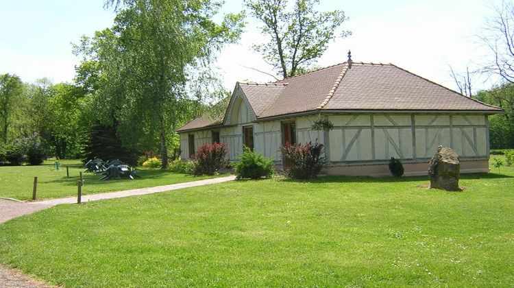 Ma-Cabane - Vente Maison ESTISSAC, 500 m²