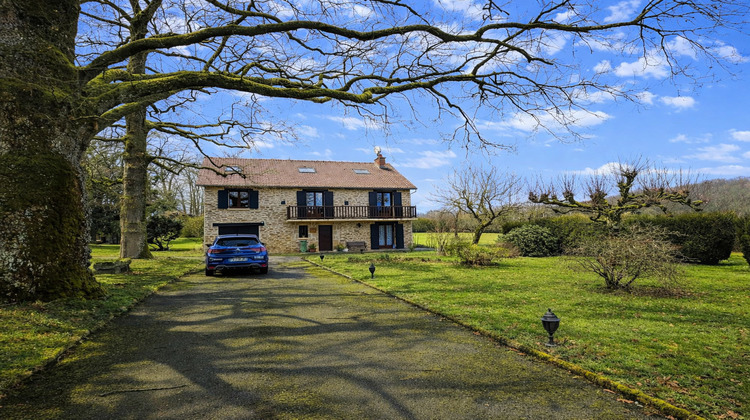Ma-Cabane - Vente Maison FOLLES, 196 m²