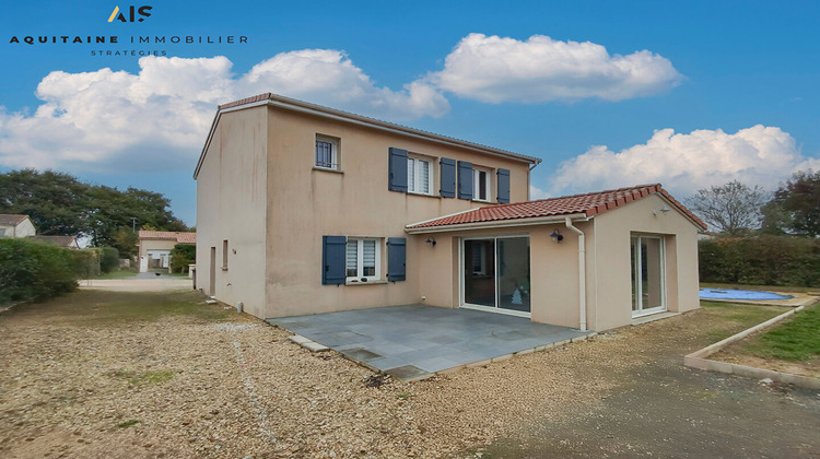 Ma-Cabane - Vente Maison FONTAINE-LE-COMTE, 120 m²