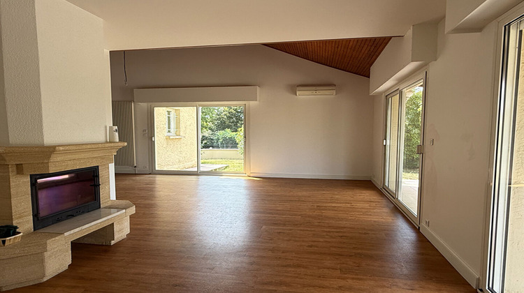 Ma-Cabane - Vente Maison FONTAINE-LE-COMTE, 0 m²