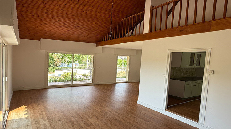 Ma-Cabane - Vente Maison FONTAINE-LE-COMTE, 0 m²