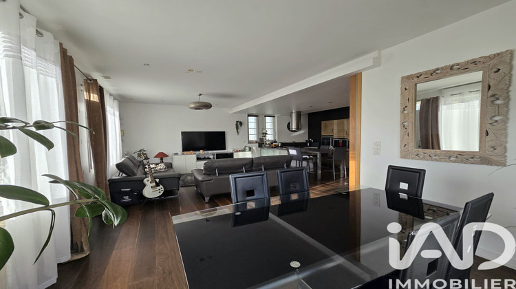 Ma-Cabane - Vente Maison Fontaine-le-Comte, 199 m²