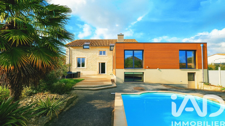 Ma-Cabane - Vente Maison Fontaine-le-Comte, 199 m²