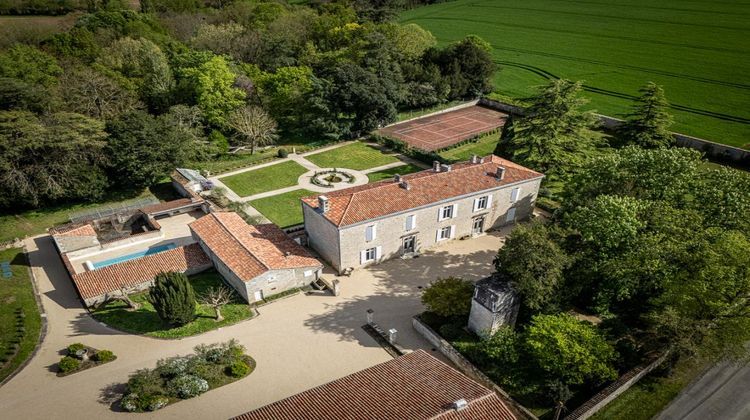 Ma-Cabane - Vente Maison FONTENAY LE COMTE, 400 m²