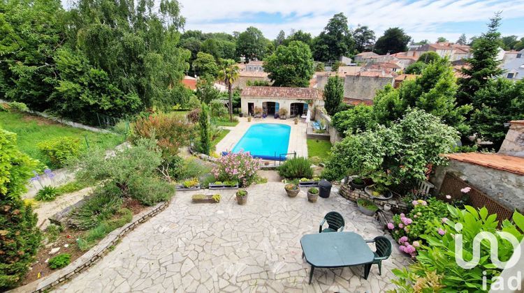 Ma-Cabane - Vente Maison Fontenay-le-Comte, 330 m²