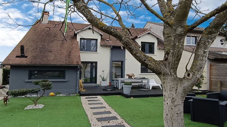 Ma-Cabane - Vente Maison FONTENAY-LE-FLEURY, 110 m²