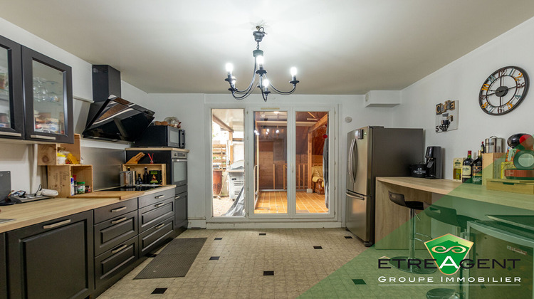 Ma-Cabane - Vente Maison FONTENAY-SAINT-PERE, 136 m²