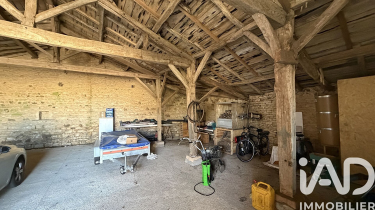 Ma-Cabane - Vente Maison Gençay, 384 m²