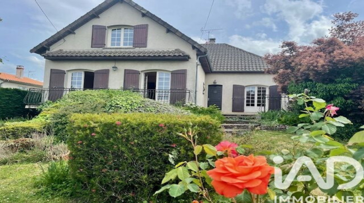 Ma-Cabane - Vente Maison Gençay, 141 m²