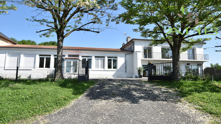 Ma-Cabane - Vente Maison Genouillé, 204 m²