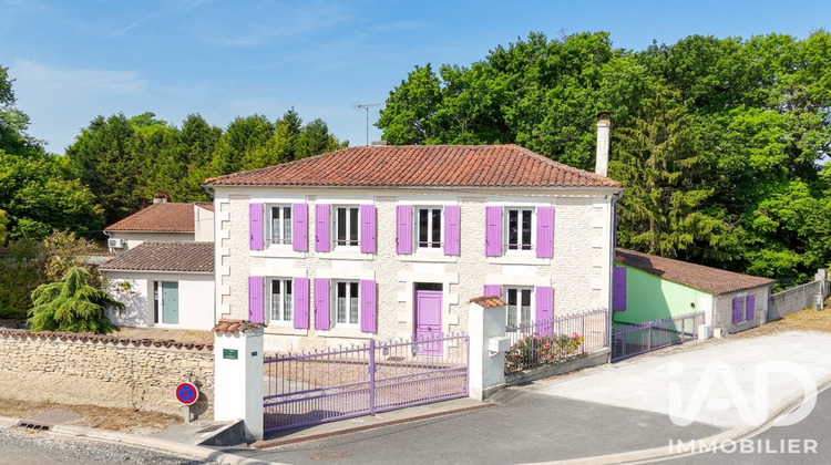 Ma-Cabane - Vente Maison Gensac-la-Pallue, 214 m²