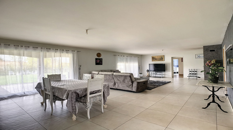 Ma-Cabane - Vente Maison GENSAC-LA-PALLUE, 285 m²