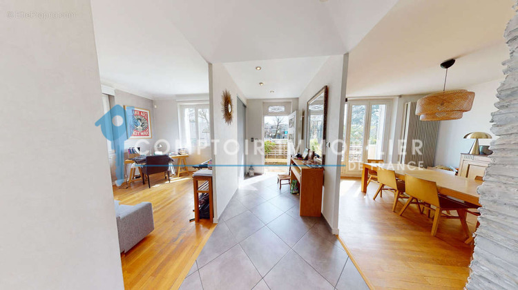 Ma-Cabane - Vente Maison Grenoble, 160 m²