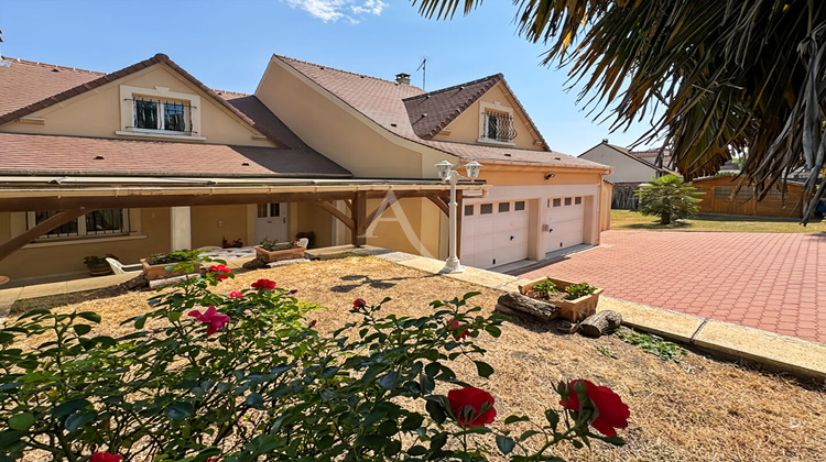 Ma-Cabane - Vente Maison GUILLERVAL, 158 m²