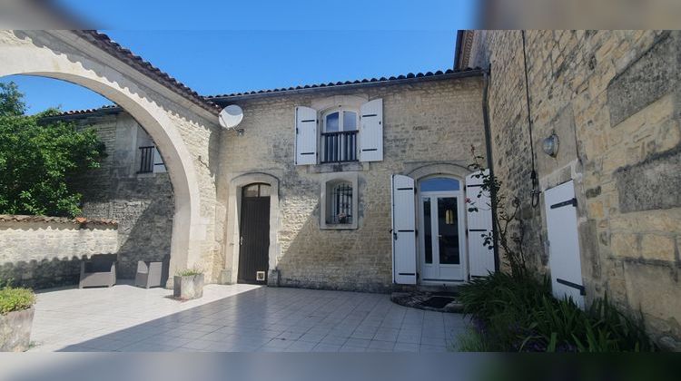 Ma-Cabane - Vente Maison Hiersac, 233 m²