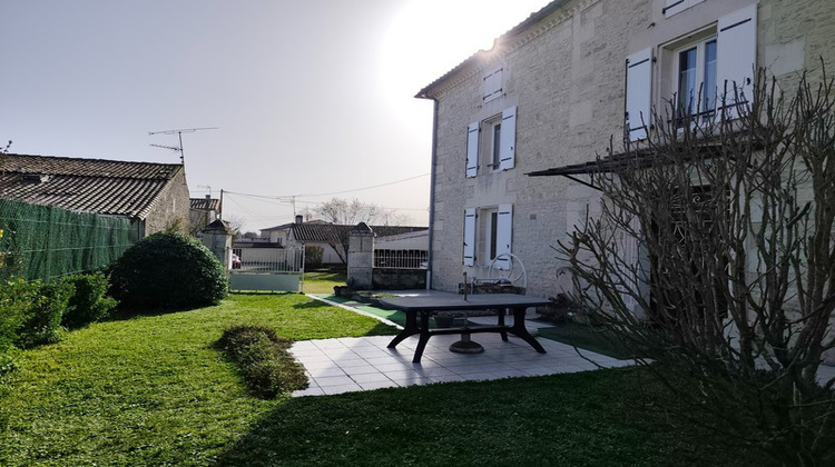 Ma-Cabane - Vente Maison HIERSAC, 238 m²