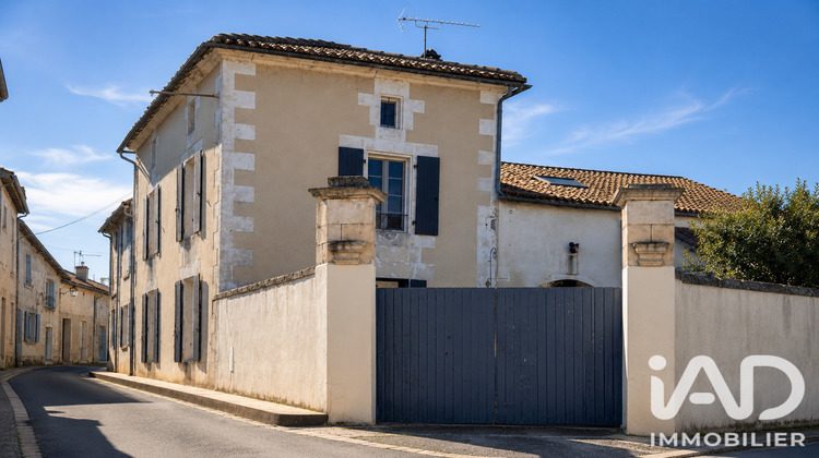 Ma-Cabane - Vente Maison Hiersac, 264 m²