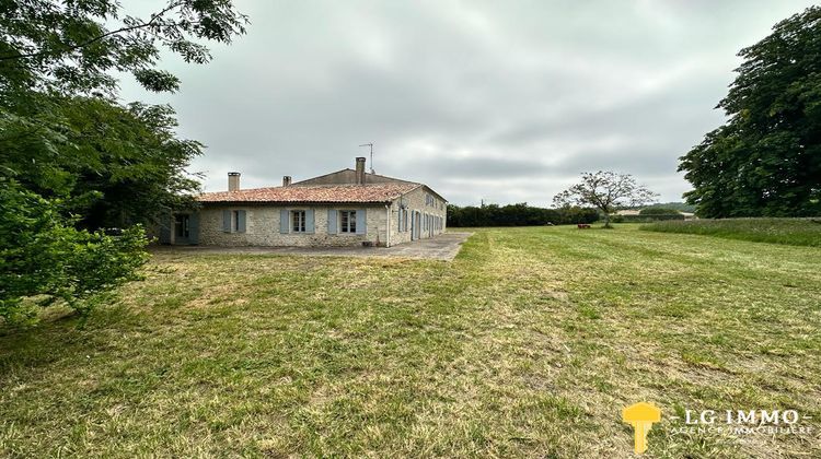 Ma-Cabane - Vente Maison Jonzac, 323 m²