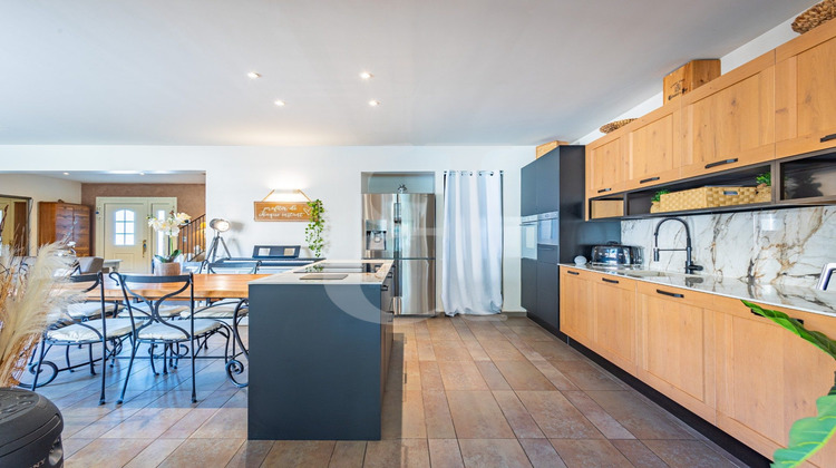 Ma-Cabane - Vente Maison L'Isle-sur-la-Sorgue, 195 m²