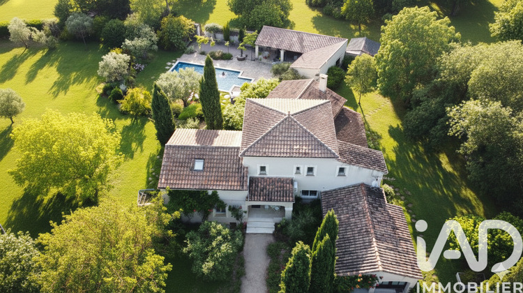 Ma-Cabane - Vente Maison L'Isle-sur-la-Sorgue, 218 m²