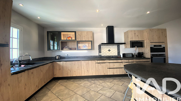 Ma-Cabane - Vente Maison L'Isle-sur-la-Sorgue, 183 m²