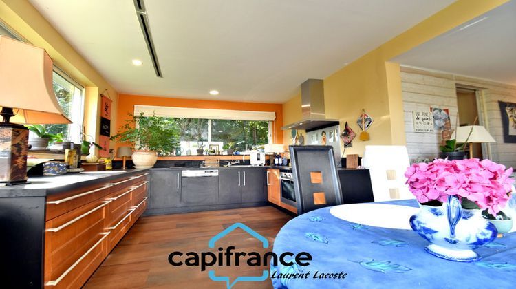 Ma-Cabane - Vente Maison L ISLE JOURDAIN, 255 m²