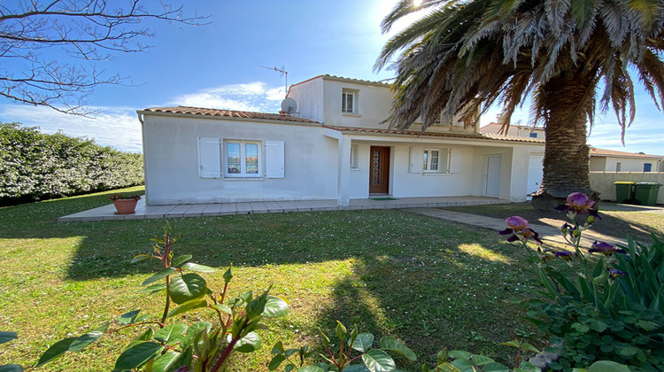 Ma-Cabane - Vente Maison LA BREE-LES-BAINS, 120 m²