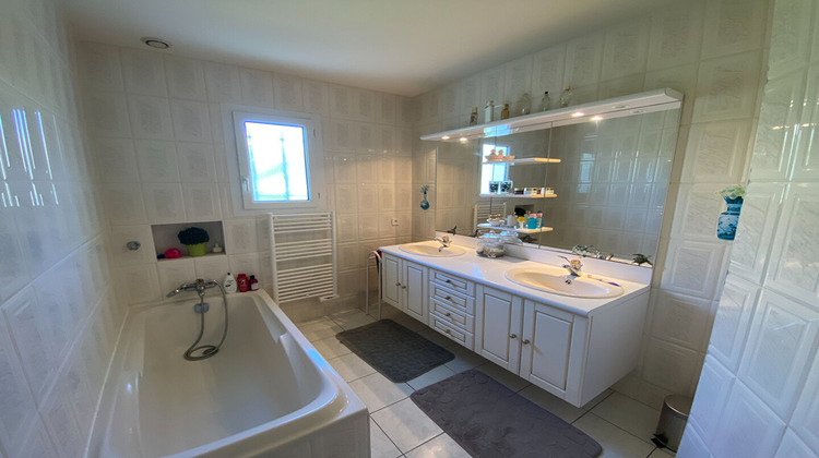 Ma-Cabane - Vente Maison LA BREE-LES-BAINS, 120 m²