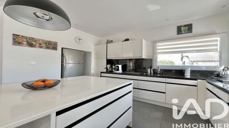 Ma-Cabane - Vente Maison La Buisse, 233 m²