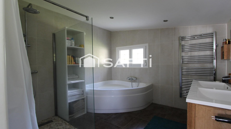 Ma-Cabane - Vente Maison La Caillere-Saint-Hilaire, 296 m²