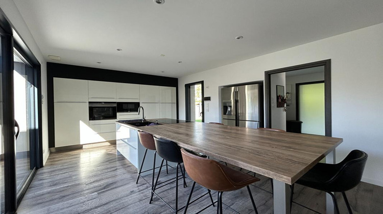 Ma-Cabane - Vente Maison LA CHAPELLE BASSE MER, 190 m²