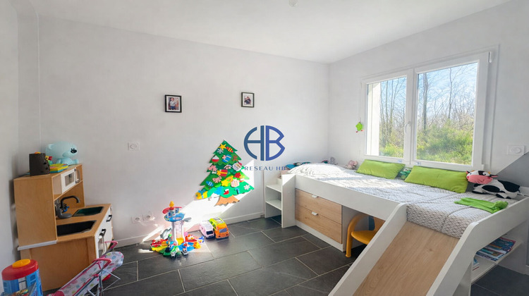 Ma-Cabane - Vente Maison LA CHAPELLE-DE-LA-TOUR, 190 m²