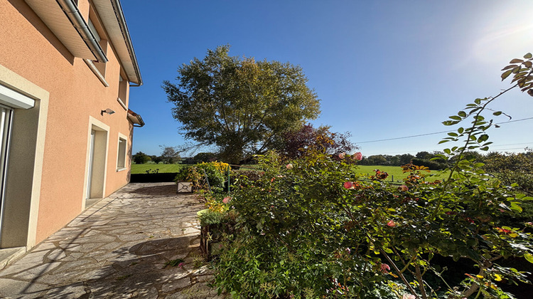 Ma-Cabane - Vente Maison LA CHAPELLE-DU-BOIS, 131 m²