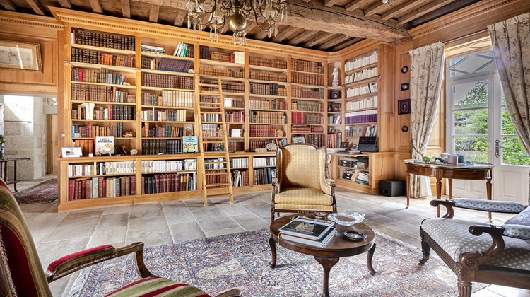 Ma-Cabane - Vente Maison LA CHAPELLE-MONTBRANDEIX, 304 m²