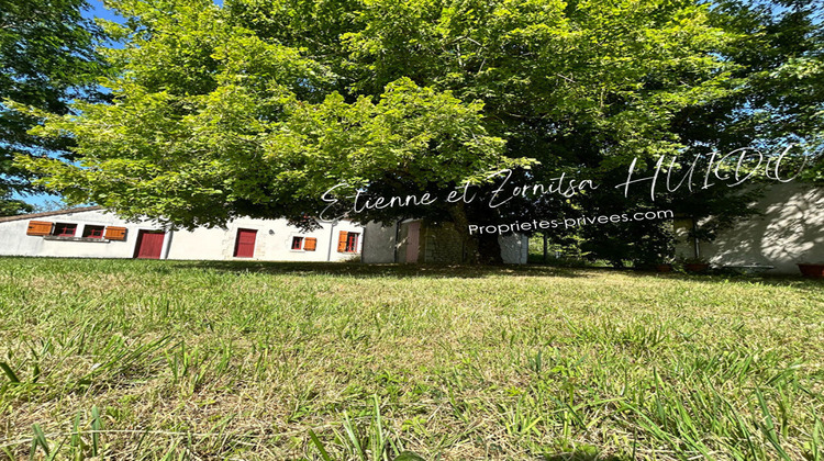 Ma-Cabane - Vente Maison LA CHAPELLE SAINT LAURIAN, 370 m²