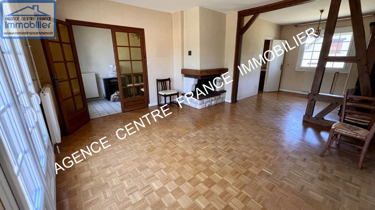 Ma-Cabane - Vente Maison LA CHAPELLE SAINT URSIN, 126 m²