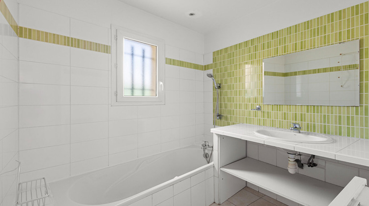 Ma-Cabane - Vente Maison LA FARE-LES-OLIVIERS, 108 m²