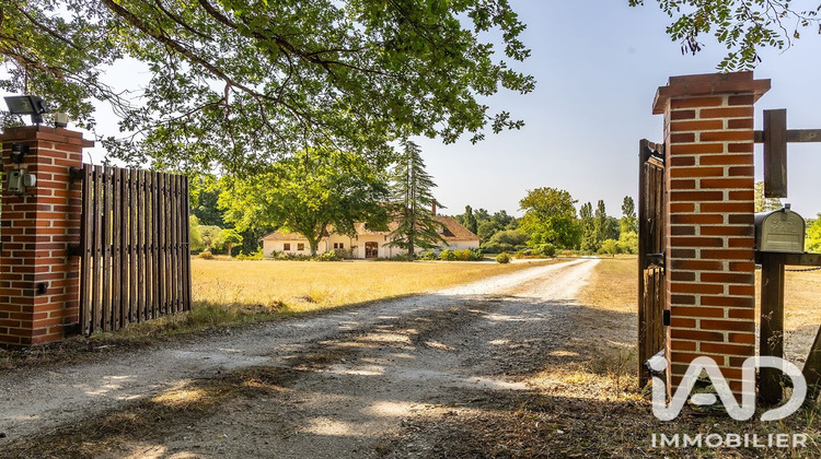 Ma-Cabane - Vente Maison La Ferte-Saint-Cyr, 520 m²