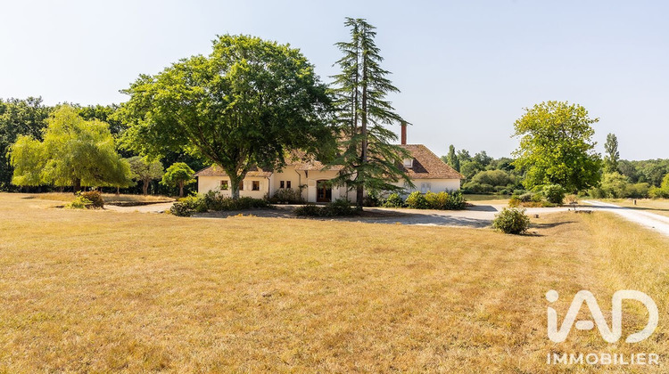 Ma-Cabane - Vente Maison La Ferte-Saint-Cyr, 520 m²