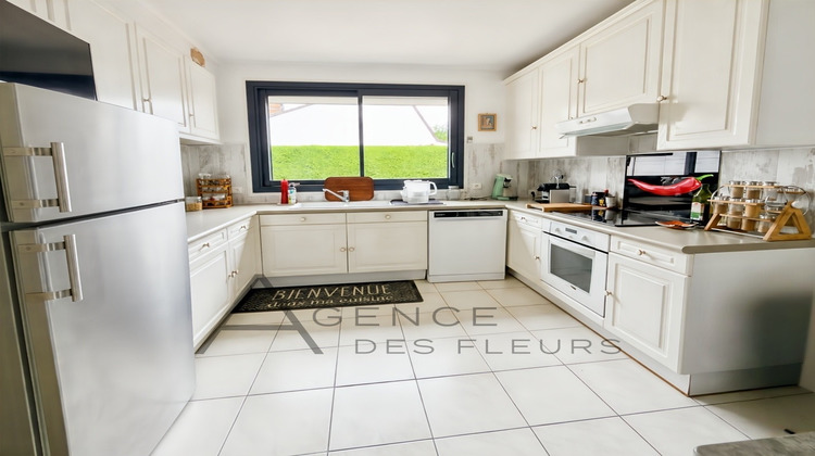 Ma-Cabane - Vente Maison LA LONDE, 237 m²