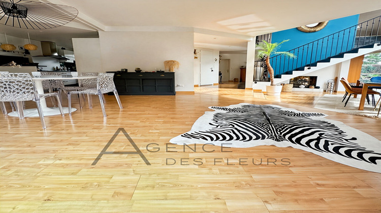 Ma-Cabane - Vente Maison LA LONDE, 235 m²