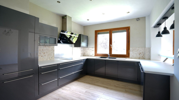 Ma-Cabane - Vente Maison La Madeleine, 210 m²