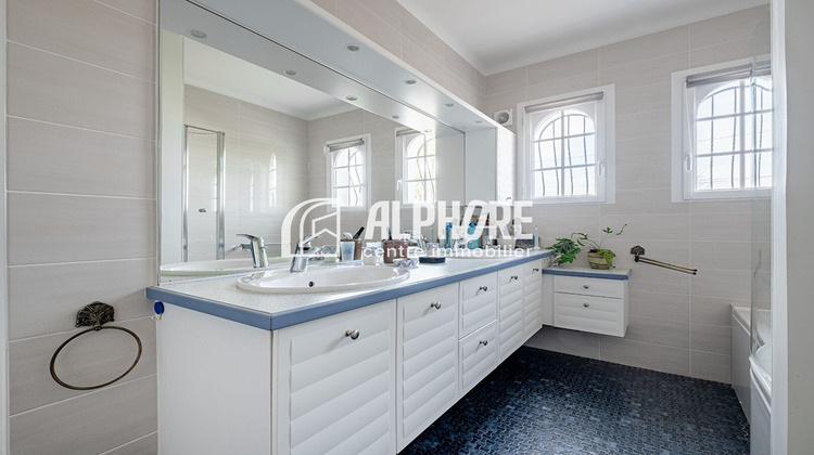 Ma-Cabane - Vente Maison LA PLAINE-SUR-MER, 211 m²