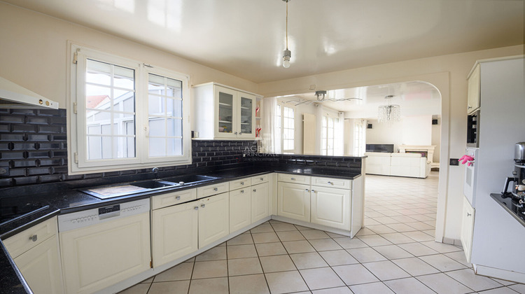 Ma-Cabane - Vente Maison LA QUEUE-EN-BRIE, 355 m²