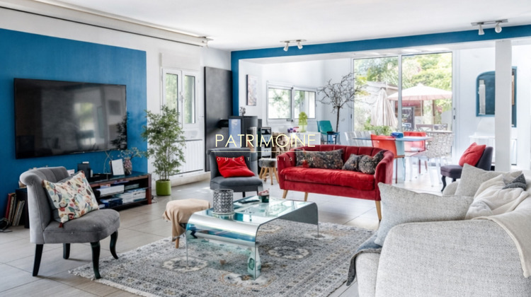 Ma-Cabane - Vente Maison LA QUEUE-EN-BRIE, 304 m²