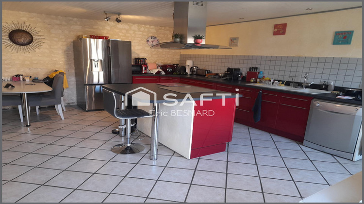 Ma-Cabane - Vente Maison La Roche-Rigault, 180 m²