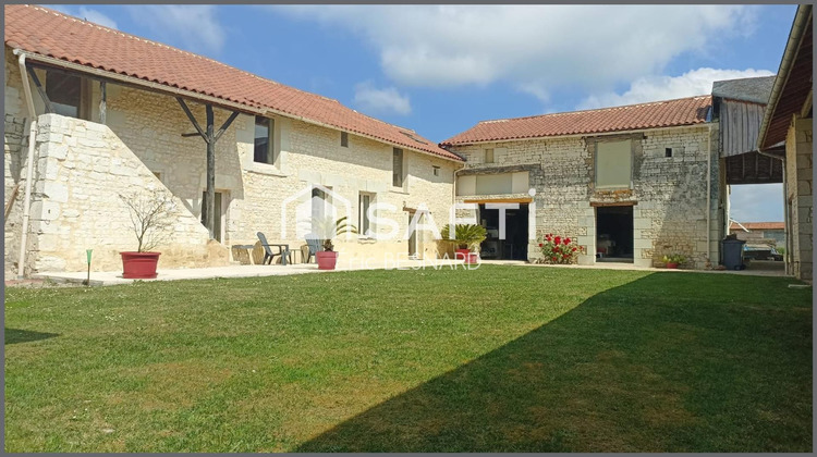 Ma-Cabane - Vente Maison La Roche-Rigault, 180 m²