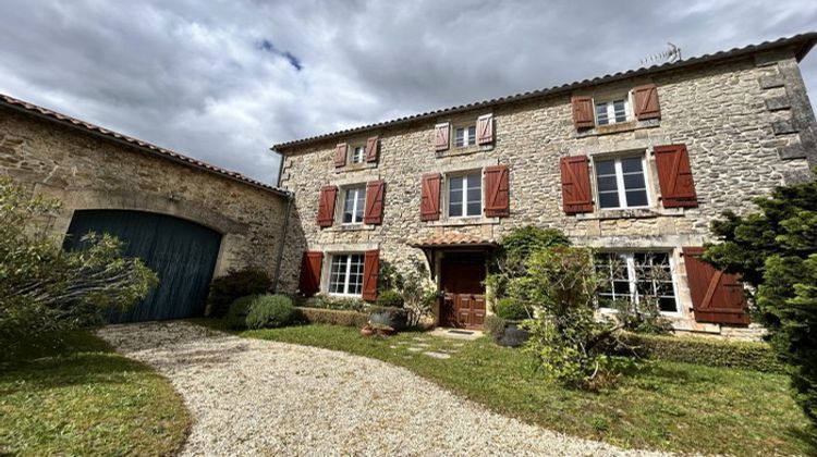 Ma-Cabane - Vente Maison La Rochefoucauld-en-Angoumois, 228 m²